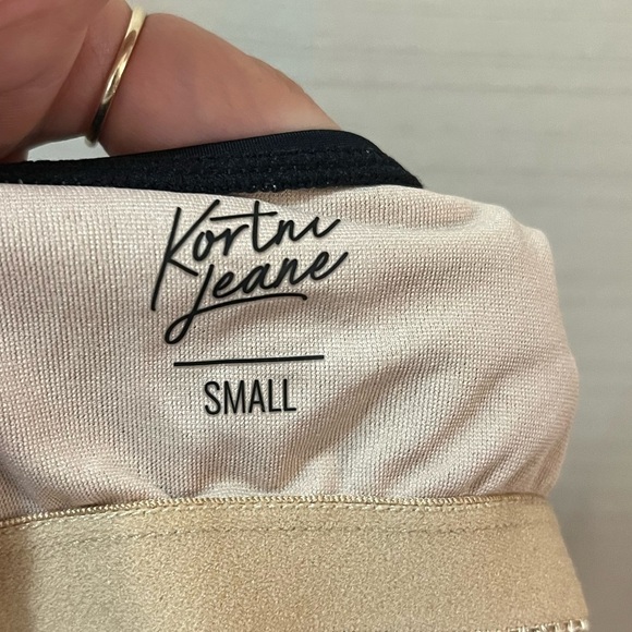 ⚫️ BOGO Black Sleeveless Peplum bathing suit Top size small - Picture 5 of 6